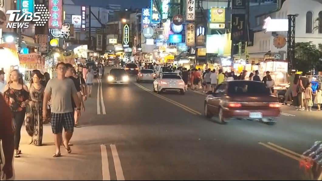 再現榮景!墾丁連假人潮回溫 業者驚呼:好久不見