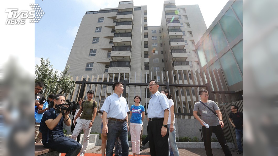 參訪興隆公宅 丁守中:當選後檢討公宅政策
