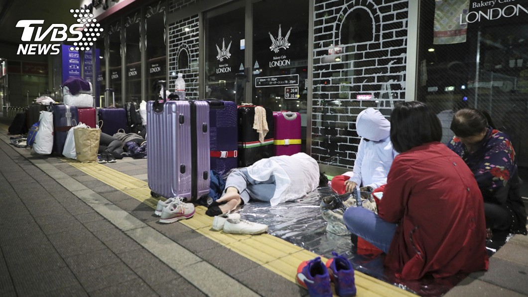 陸使館派專車救受困陸客?華航日籍地勤揭真相