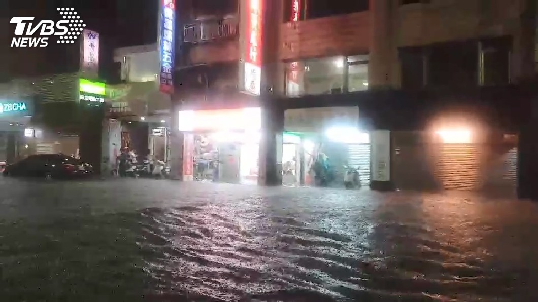 暴雨襲北台!恐炸5天到週三 「最強颱風」下週末最近台