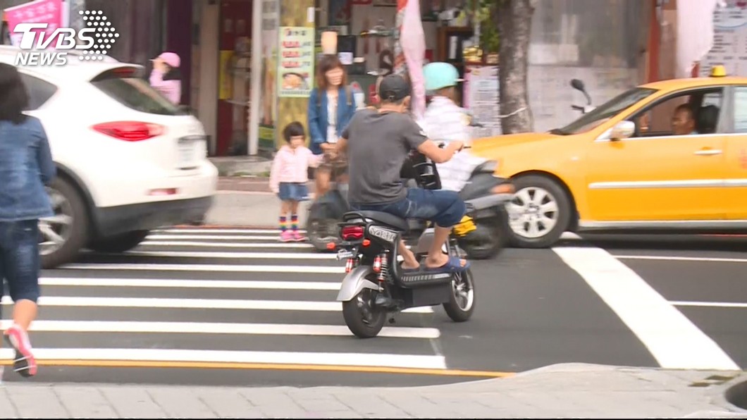 快訊／不用駕照上路！　電動自行車將強制投保