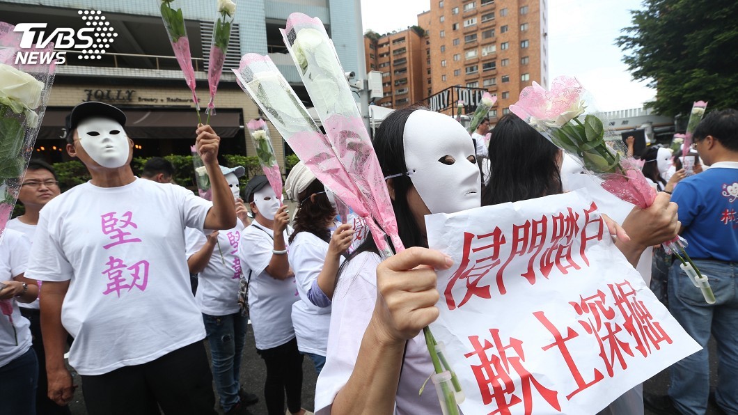 抗議日人腳踹慰安婦銅像 外交部籲理性