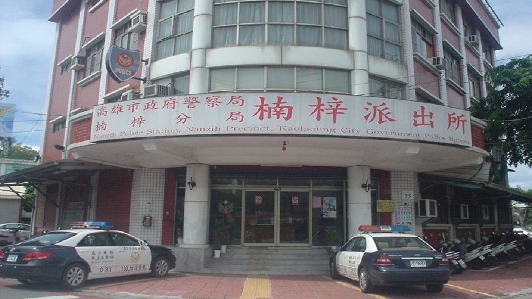 癌父下跪為兒求情遭警拒 男羞憤派出所丟汽油彈