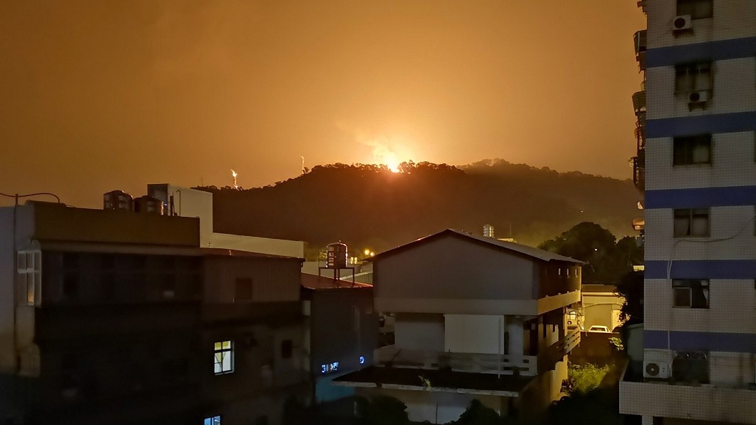 凌晨突跳電...桃園煉油廠冒火光　民眾：做好逃跑準備