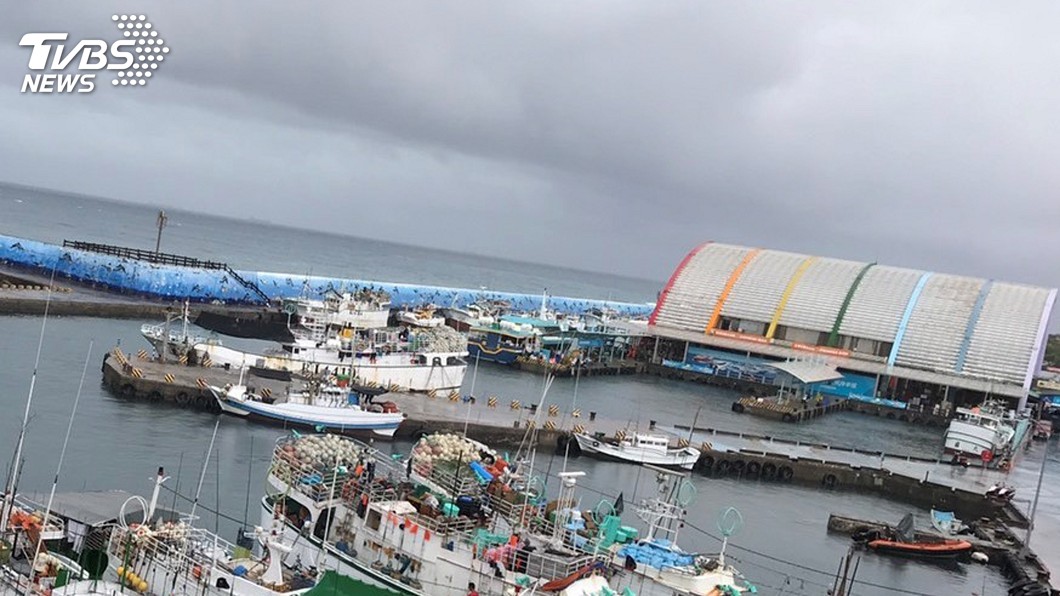 山竹颱風影響恆春現長浪 東琉線明午停航