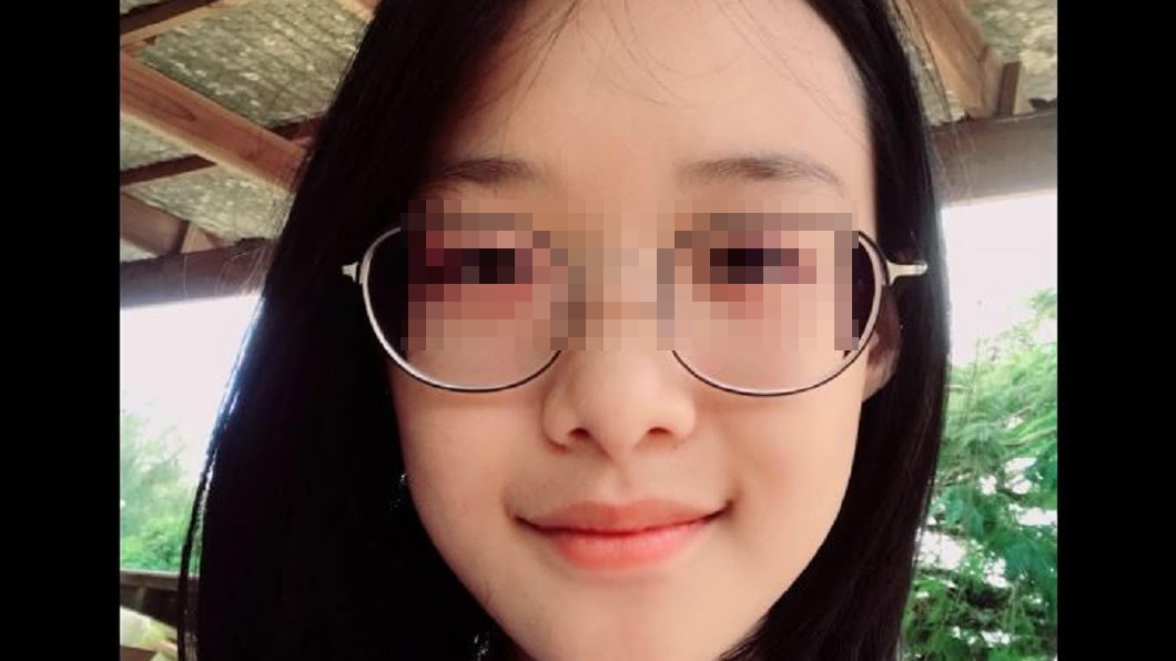 楊偉中將安息!愛女低調換大頭貼 「微笑自拍」展堅強