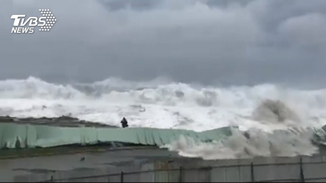颱風外圍環流威力仍在 屏東花蓮防超大豪雨