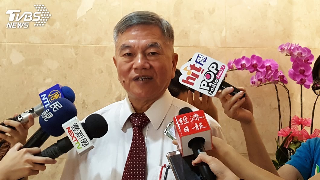 如果什麼發電都不要怎辦？　經濟部長回：插鼻孔！