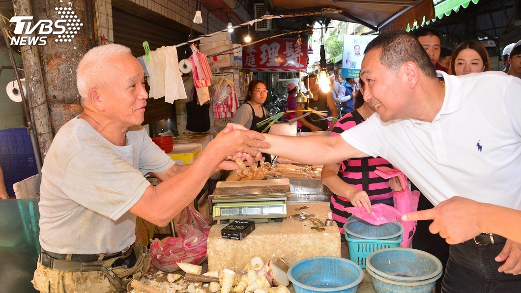市場拜票盼獲支持 侯友宜:一輩子都以愛國為目標