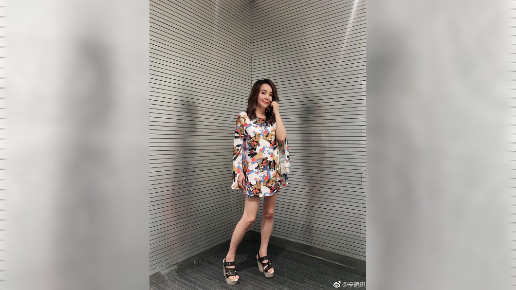 辛曉琪首度攻蛋勤練唱 忘詞大王周華健探班