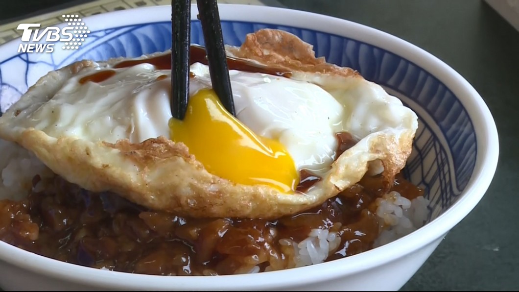 金黃蛋汁融入口 宜蘭銷魂魯肉飯日賣300碗