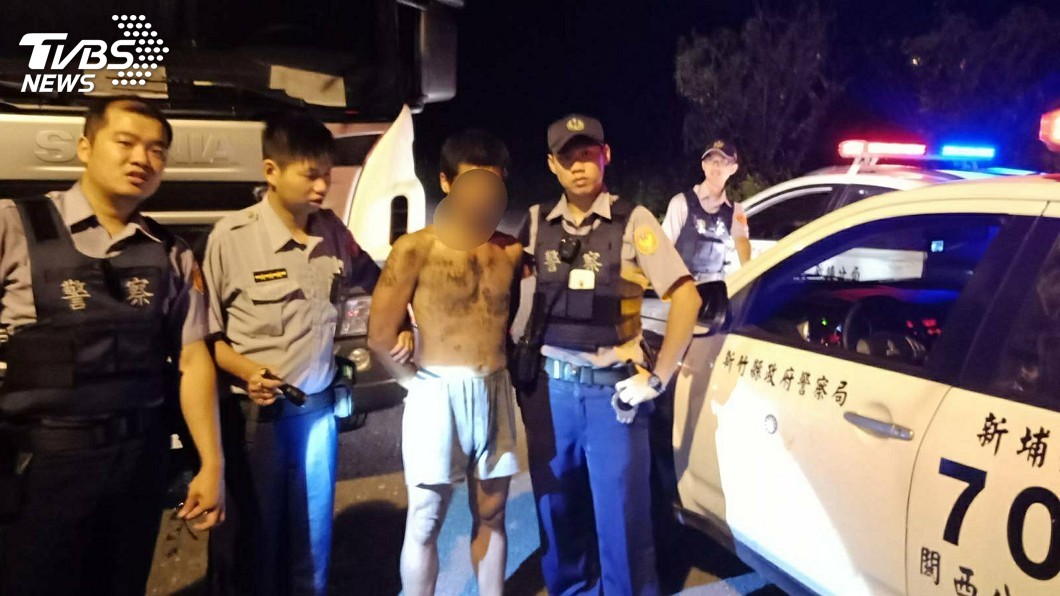 通緝犯拒捕逆向逃 員警對空鳴槍逮人