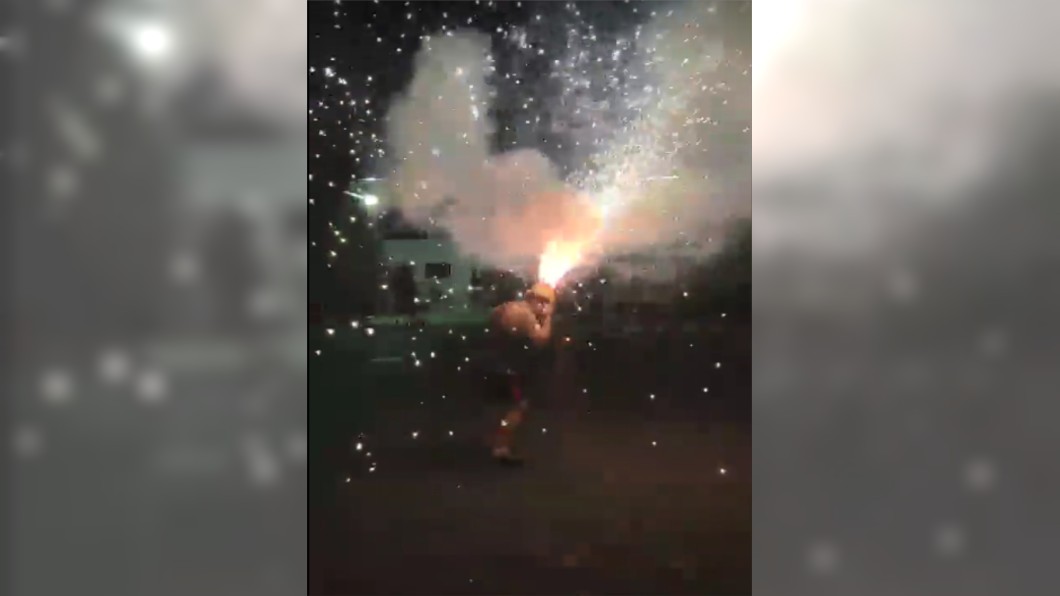 中秋惡搞！他一秒變身「火焰陀螺」頭頂狂發射