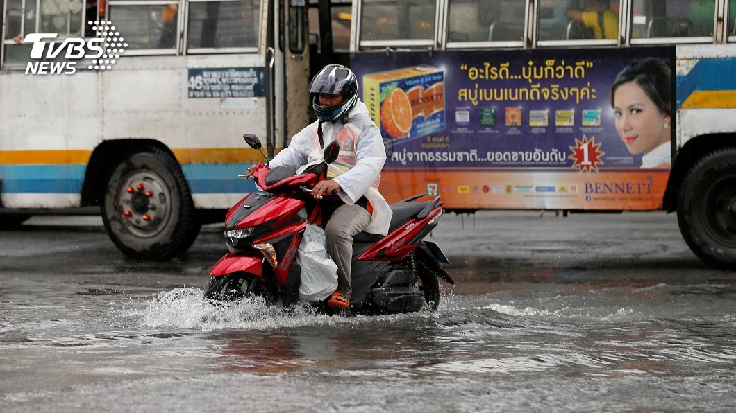 瞬間豪雨水淹曼谷 度假勝地芭塔雅變汪洋