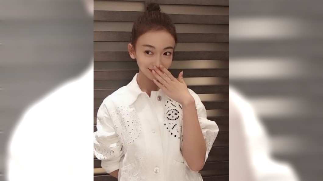 憔悴暴瘦 吳謹言脖子細長像「野柳女王頭」