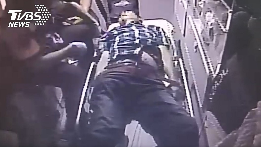 酒後爆口角!19歲兒誤轟2槍 子彈貫穿陰囊父親亡