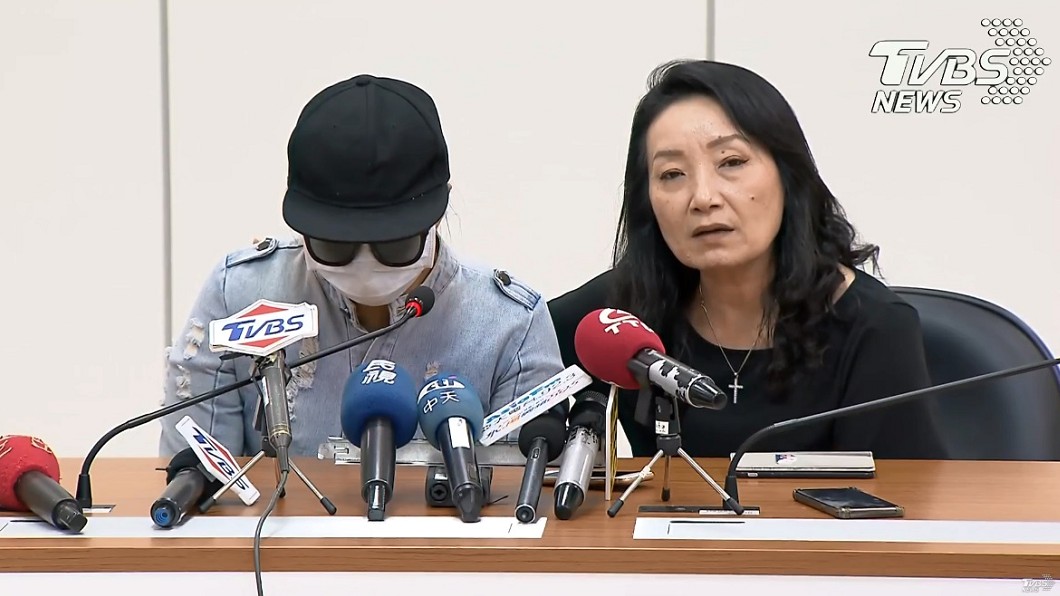 皮包骨男童生父辯發展遲緩 生母現身駁:兒子很正常