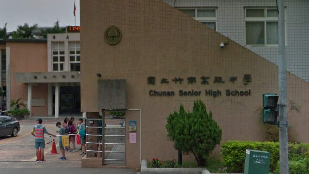 體育課跑百米在終點跌倒　高二生休克命危
