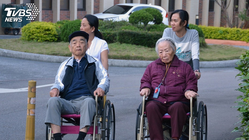外勞「喘息服務」 最晚年底有條件放寬上路
