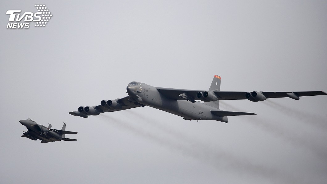 美B52轟炸機與日機聯合演訓 劍指中國