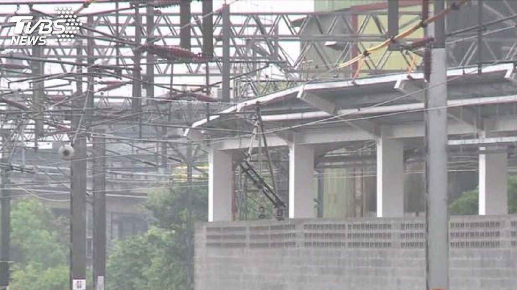台鐵內壢變電站跳電 影響14列次4100旅客