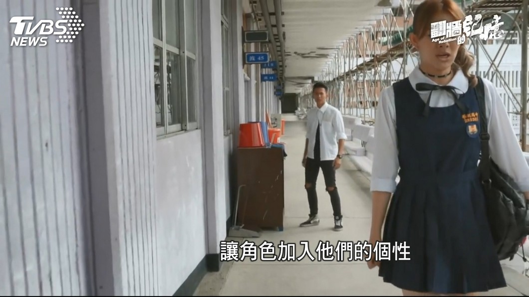 演員親身投入角色 兼任編劇助視角多元