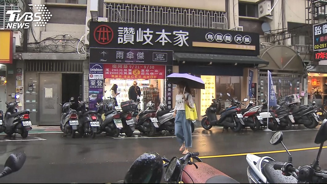 租不起！小店面老闆　挑「小坪數」分租求生存