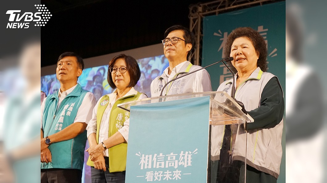 陳其邁扛起菜擔子　陳菊期許接棒高雄未來