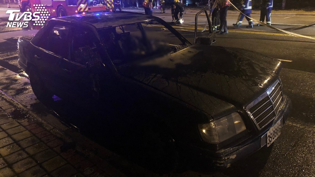 台中鬧區傳火燒車!1人慘成焦屍 躺賓士駕駛座