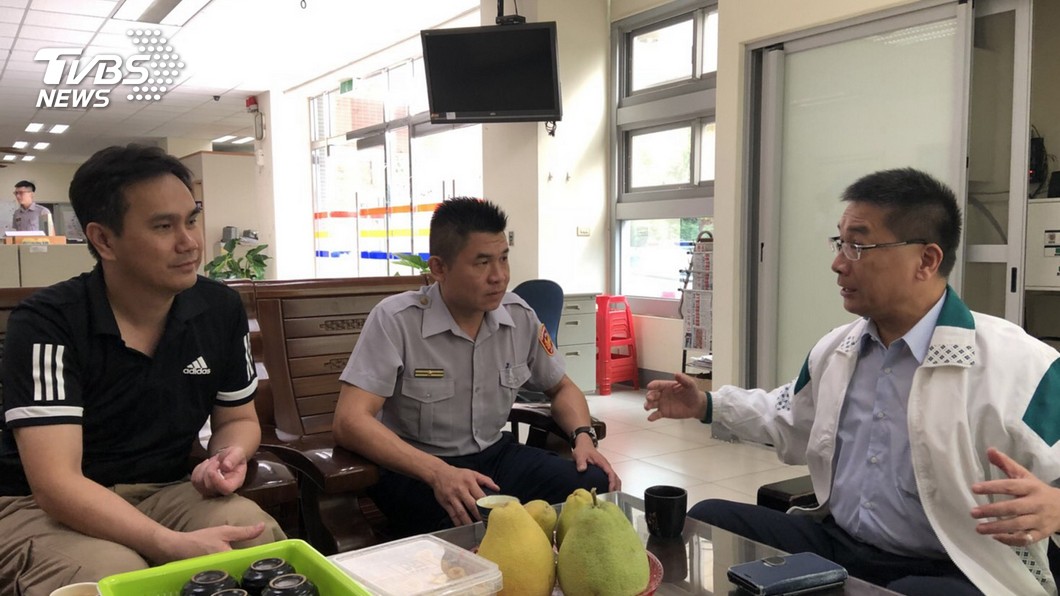 徐國勇重視查賄 赴竹縣慰勉警察同仁
