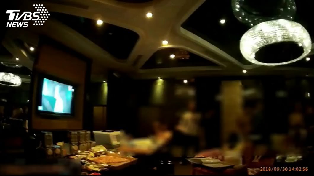 辦「6男戰7女」群交趴還po網　「射影師」被起訴