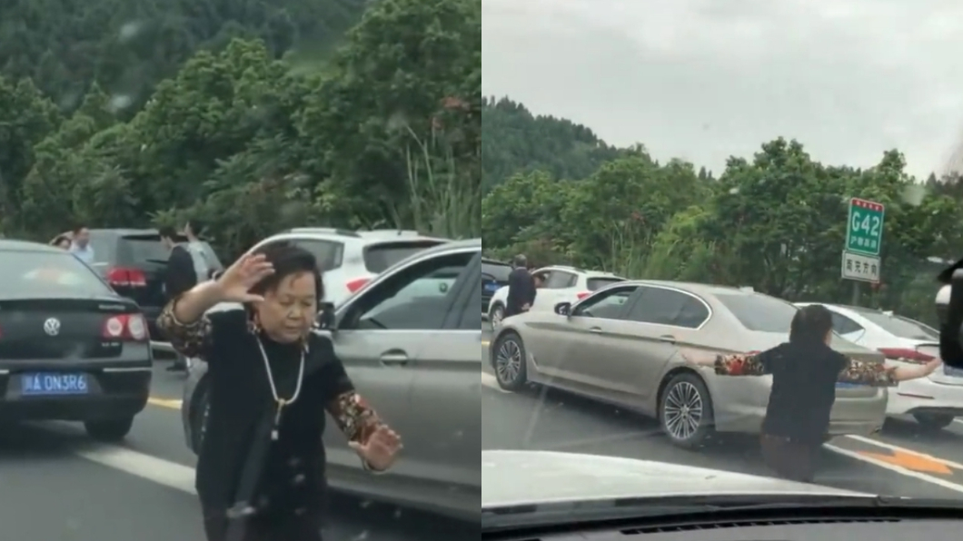 連假狂塞3小時！大媽淡定下車「打太極」　網嚇：好佛系