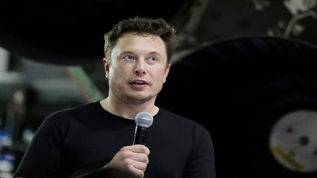 馬斯克和解退董事會 新車交貨疑出包