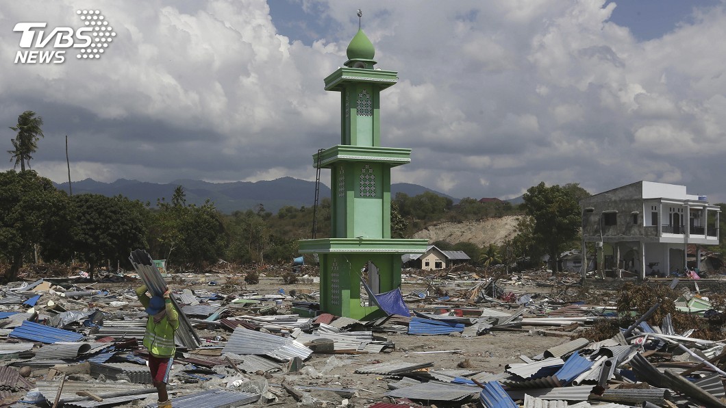 印尼地震海嘯罹難者增至1374人 救援困難