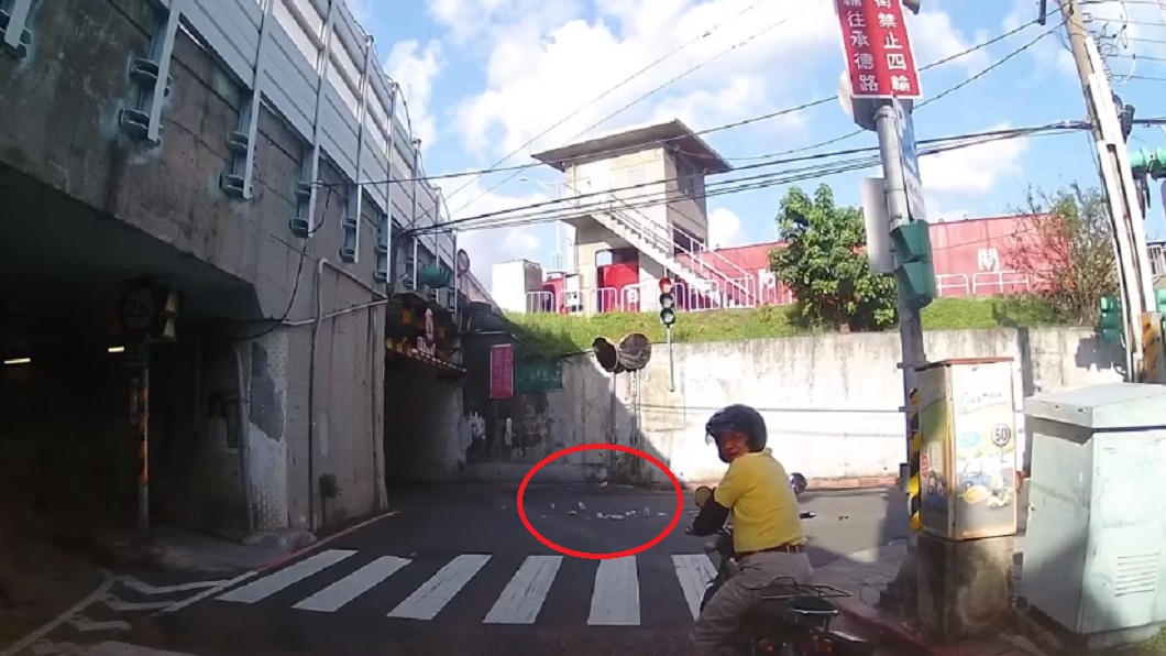 錢錢錢啊~開車聽《慶祝》下一秒眼前鈔票漫天飛