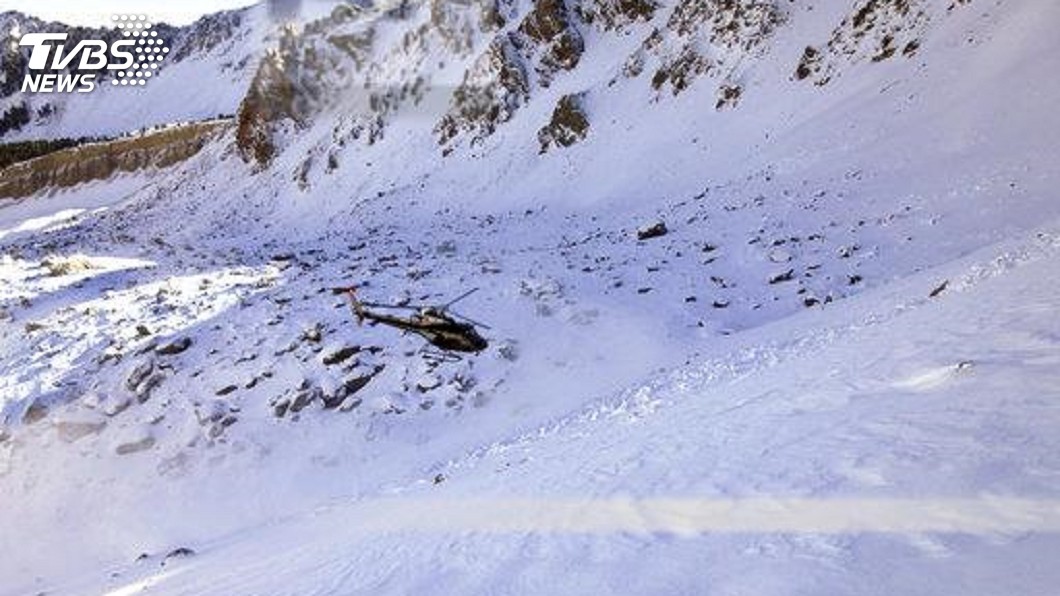登山客直擊雪崩頭上過 躲岩石後保命