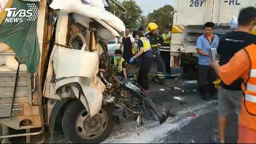 快訊/國3南下414公里 8車連環追撞1貨車駕駛亡