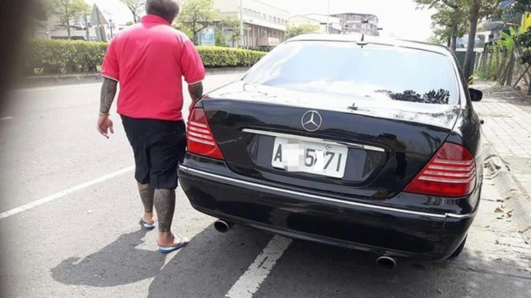石頭噴起打破玻璃!賓士男攔車索賠「騙」及北中南