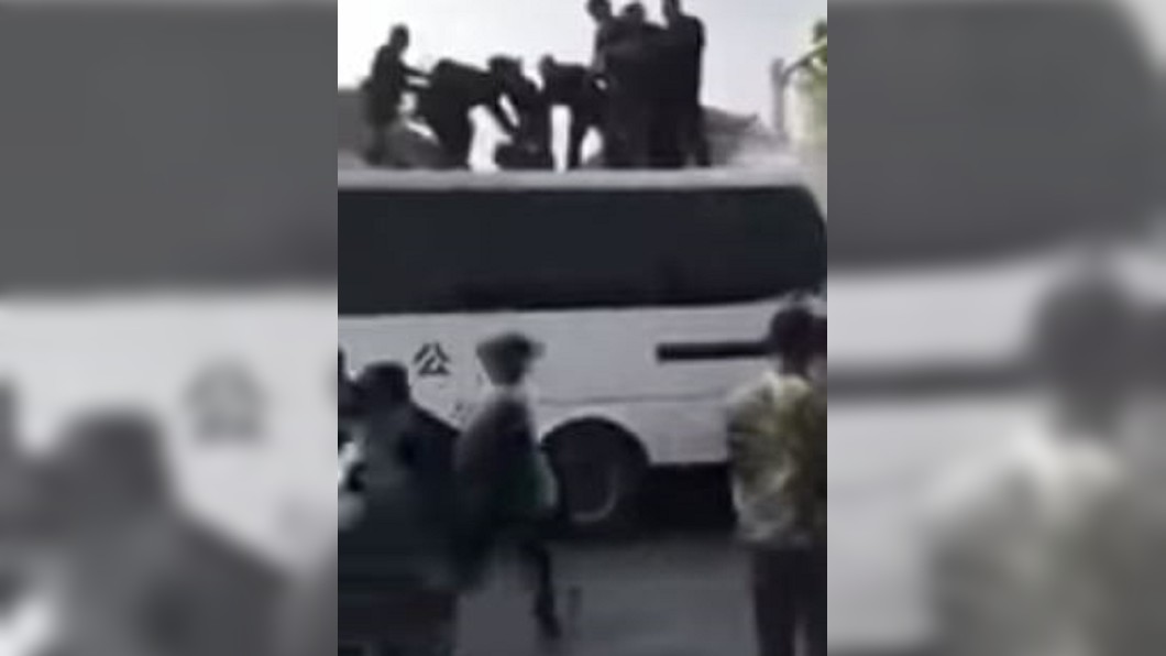 山東上千老兵街頭抗議　遭警強力鎮壓