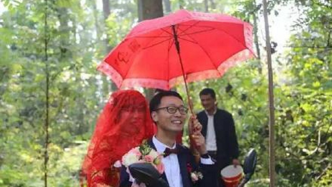 結婚得先過關!新娘出2道數學難題 新郎崩潰用紅包換解