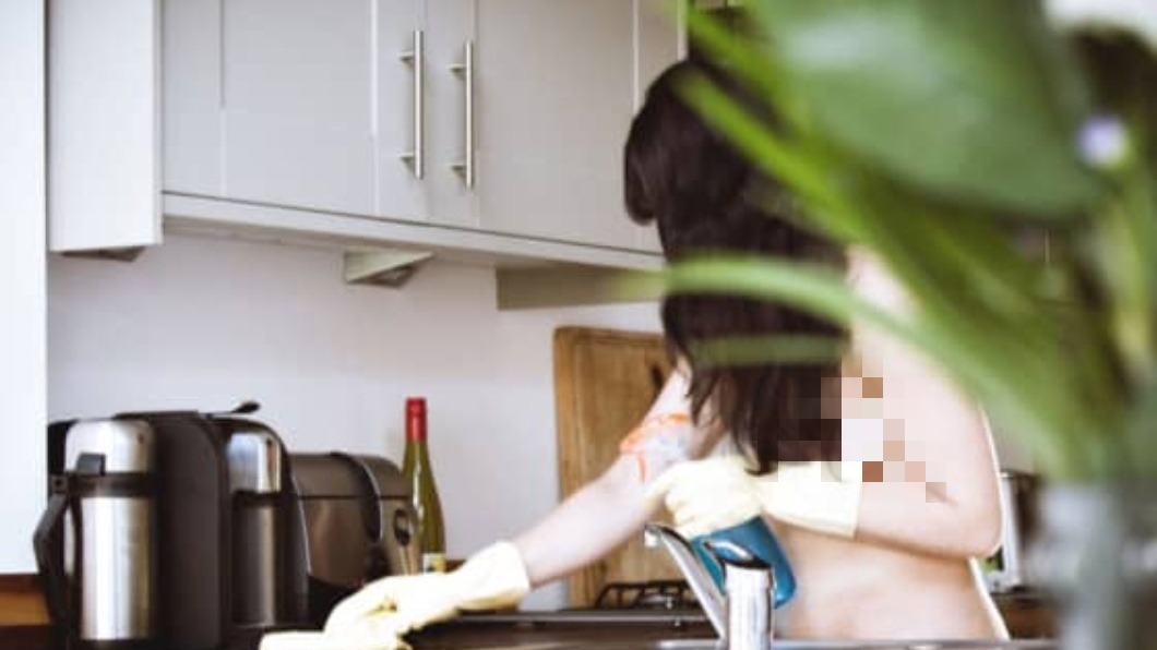 裸體到府清潔好危險？　她現身曝內幕「安全又超好賺」
