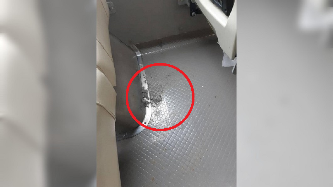 司機崩潰!女高中生公車上大號 雨天眾人踩臭翻