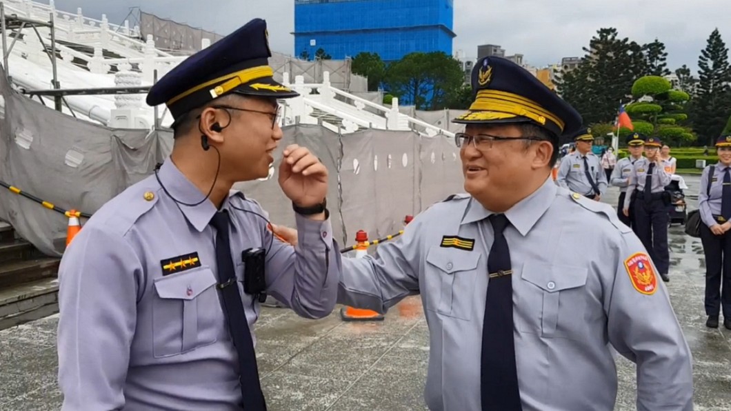 國慶生日忙出勤！分局長現身做「這件事」　員警感動哽咽