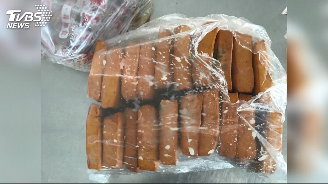 知名牛肉麵店發現發霉豆干　台中食安處開罰
