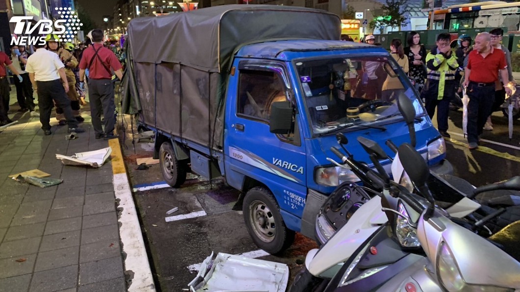 快訊／撞車男年僅22歲　無照駕駛飆車釀禍