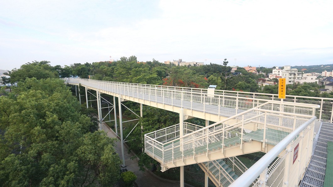 彰化都沒進步?天空步道花8600萬 2年淪「蚊子橋」