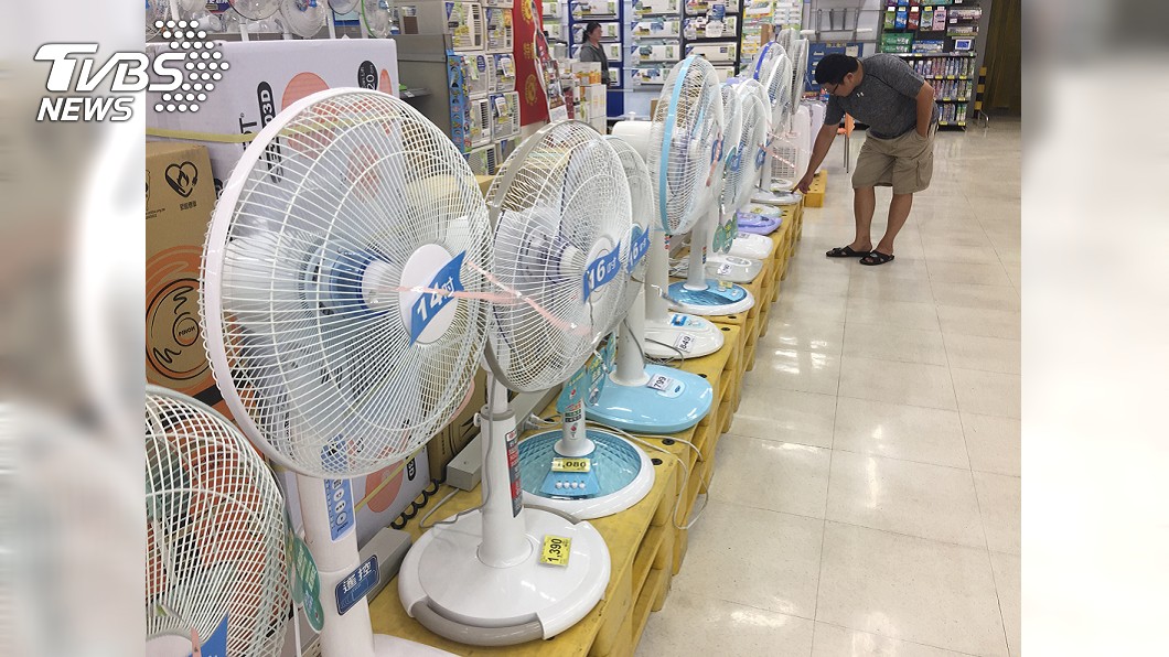 110V→220V世紀改壓! 台電擬推新版四孔插座