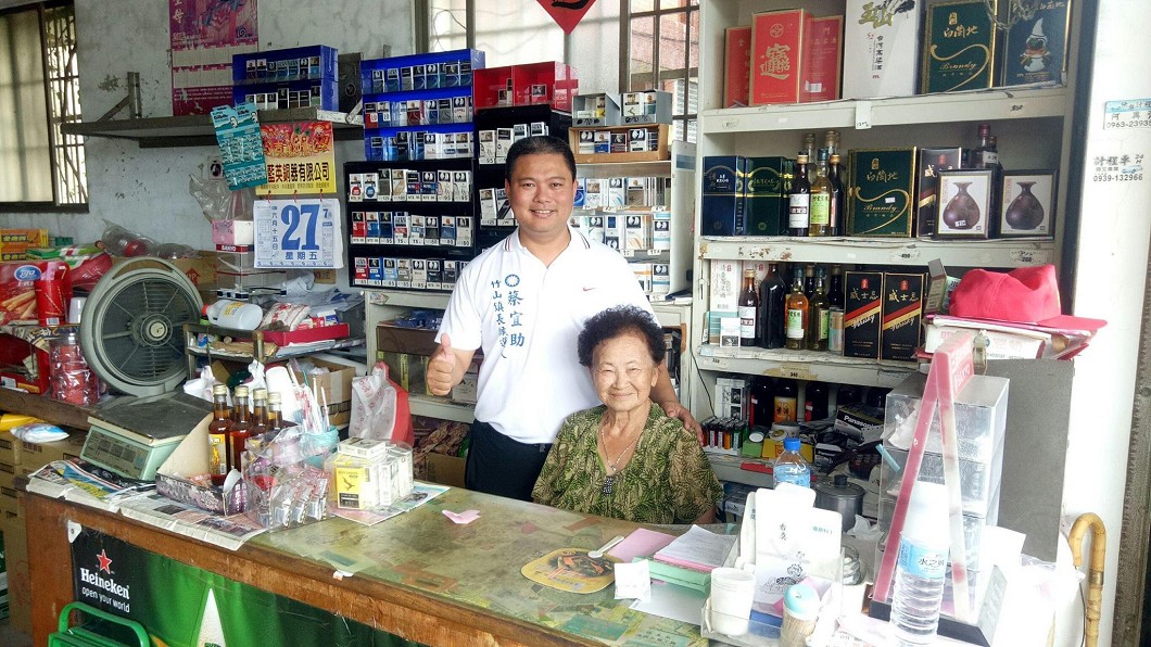 感動!零食免費送清寒童…9旬嬤虧錢守護「唯一柑仔店」