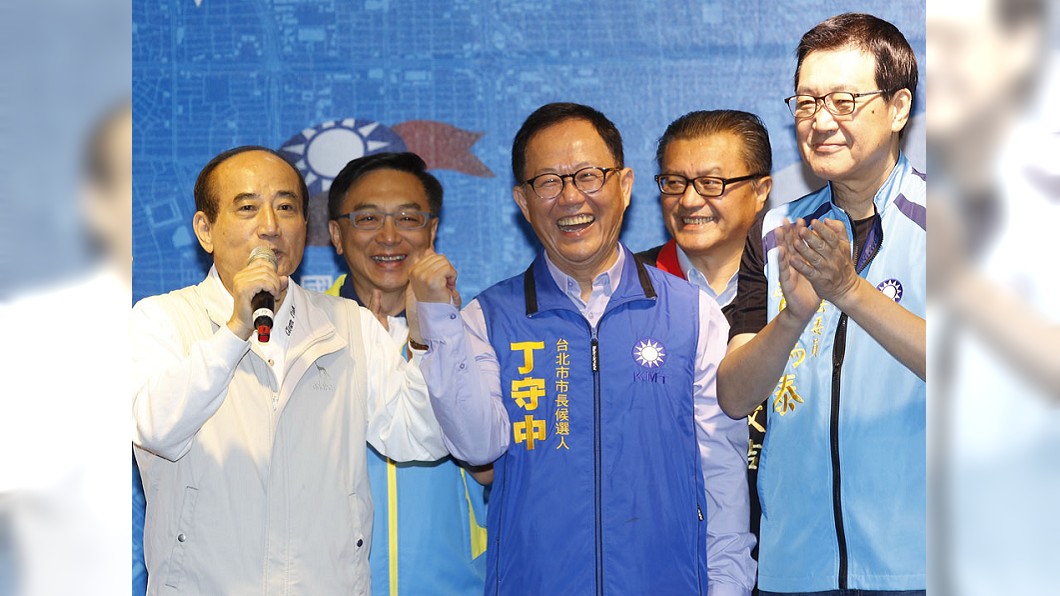 黨中央窮哈哈，國民黨候選人要錢得靠王金平（左一）。圖／新新聞