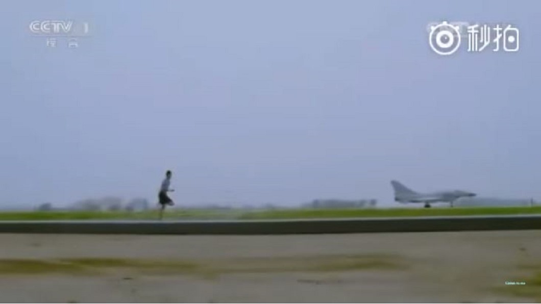短距離比賽速度 人與噴射機誰能勝出